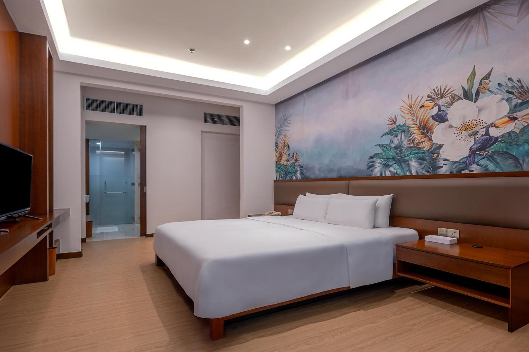 One-Bedroom Suite Exclusive Residences Lounge Access