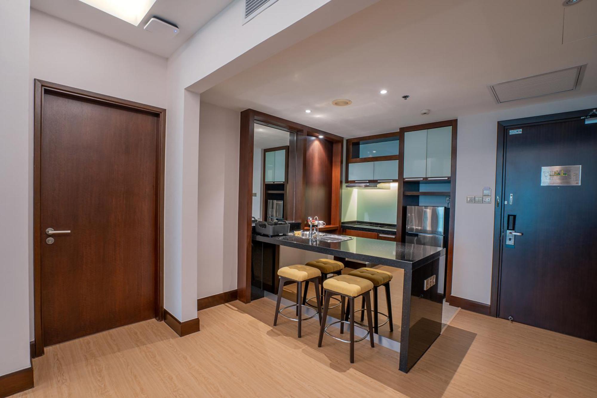 One-Bedroom Suite Exclusive Residences Lounge Access